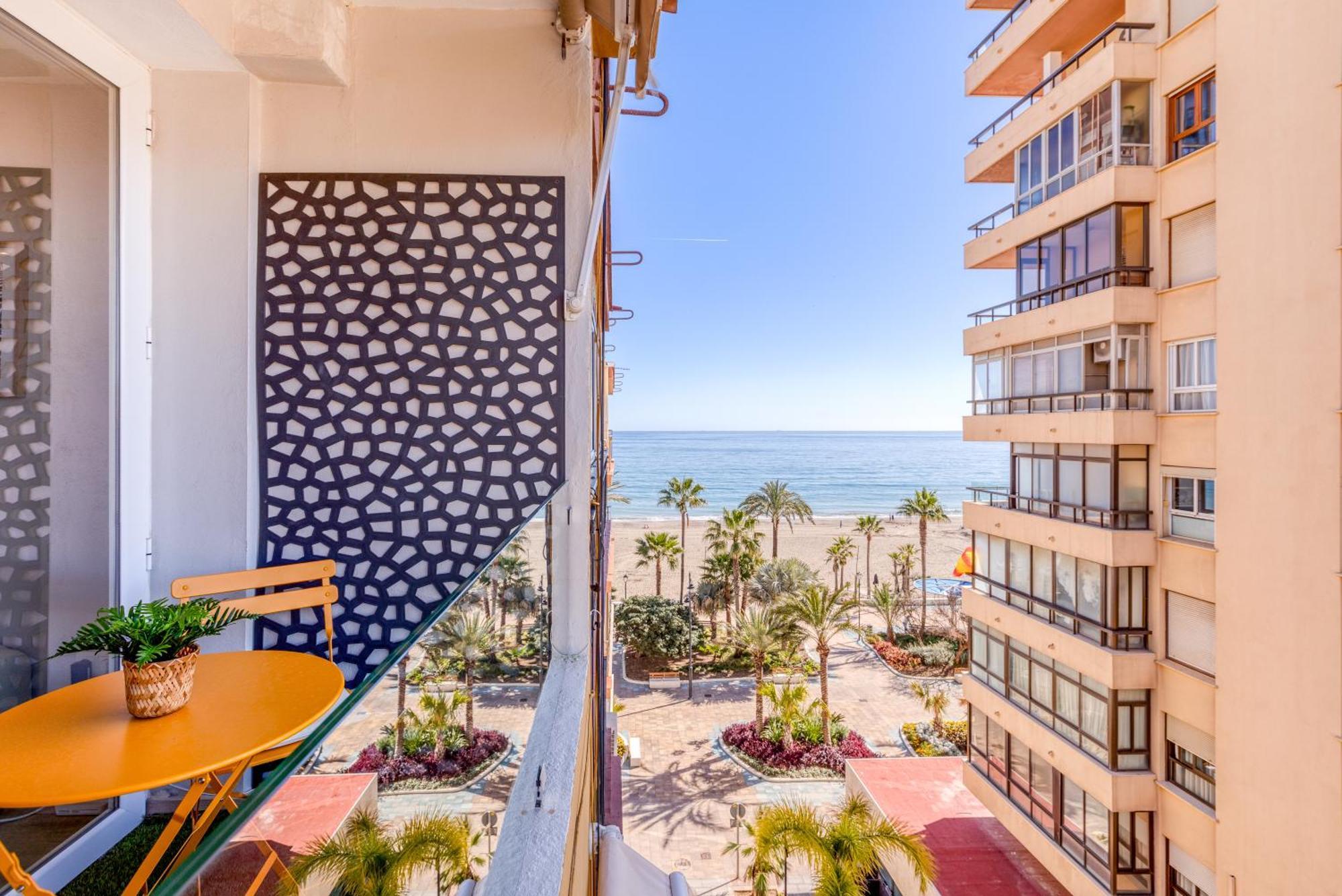 Hanami Plaza Abc Estepona Exterior photo